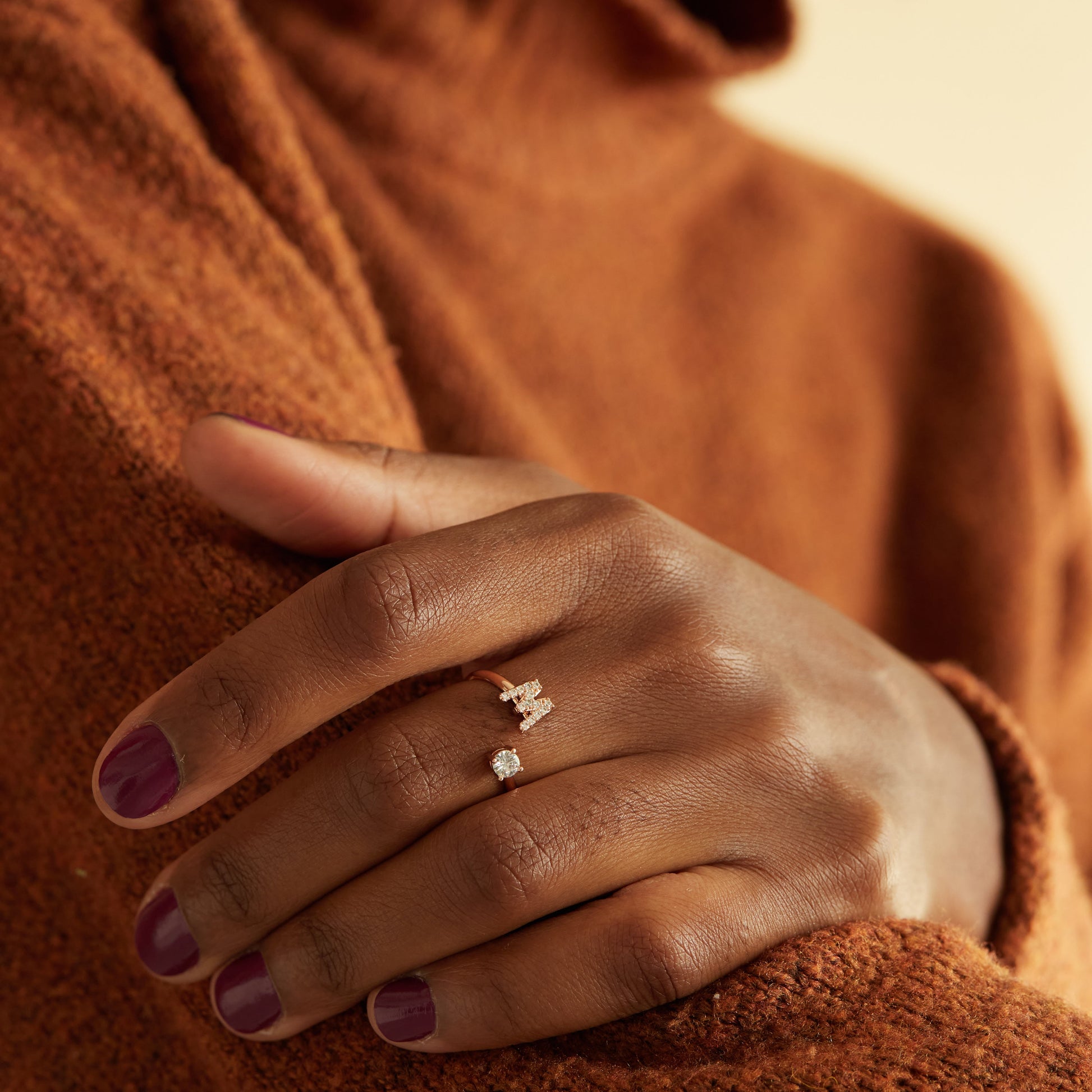 Bague Initiale avec Zircons Cubiques - Taille Ajustable Chris