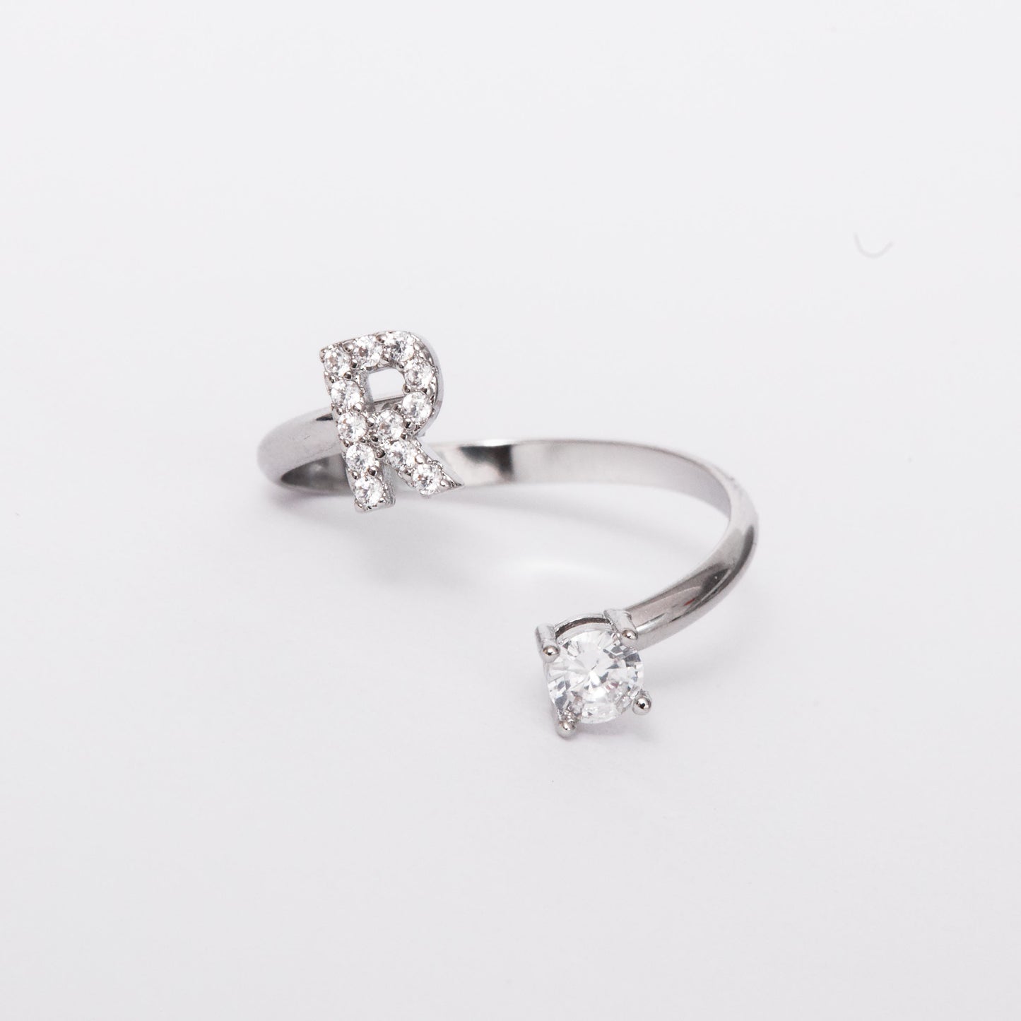 Bague Initiale avec Zircons Cubiques - Taille Ajustable Chris