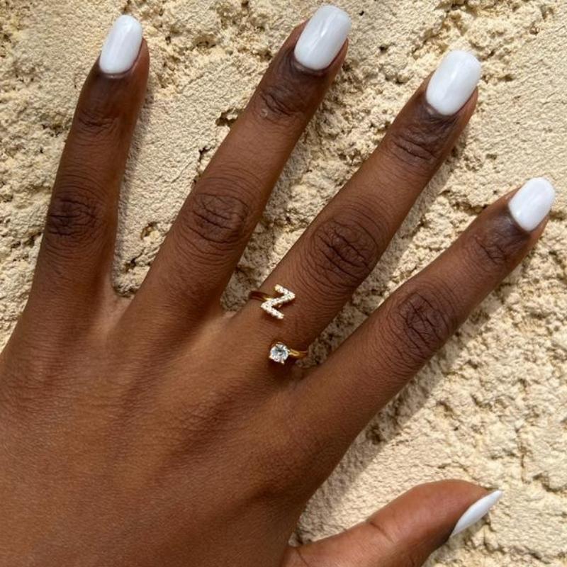 Bague Initiale avec Zircons Cubiques - Taille Ajustable Chris