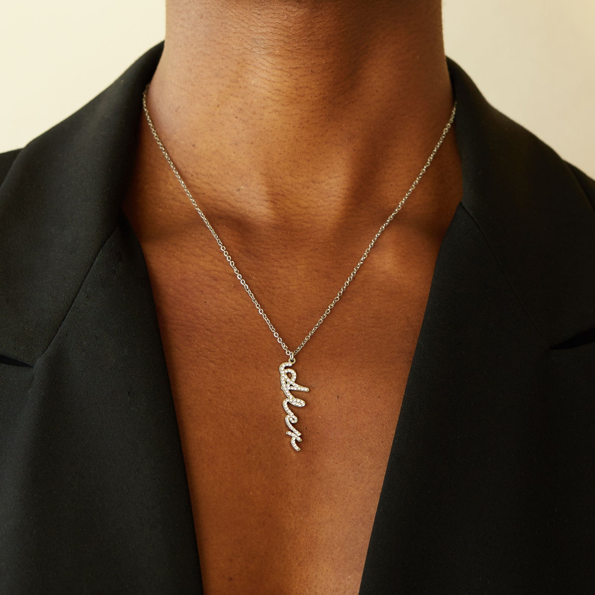 Collier Prénom Vertical Personnalisé avec Strass Chris