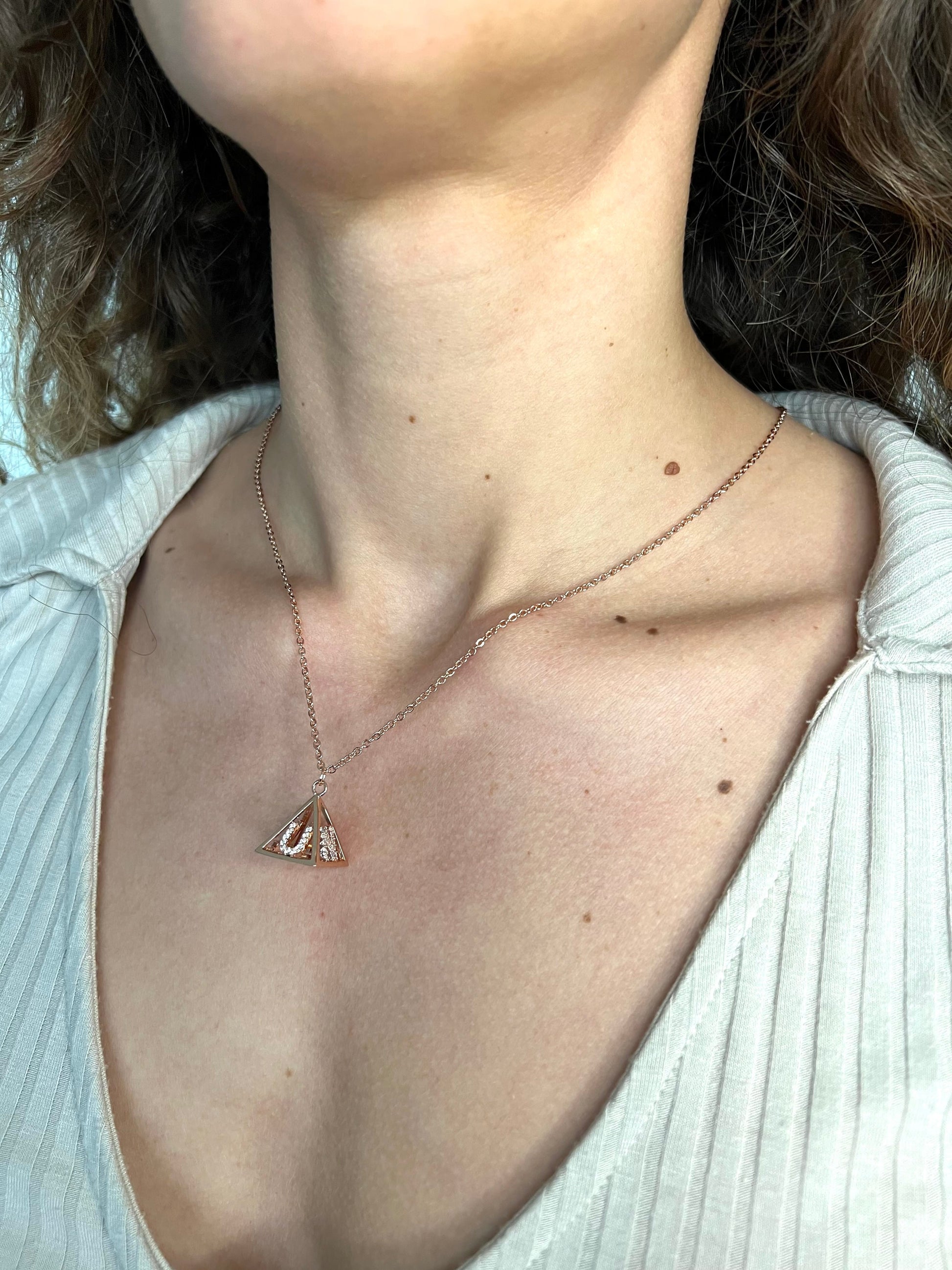 Pendentif Pyramide Strass - 4 Initiales Chris